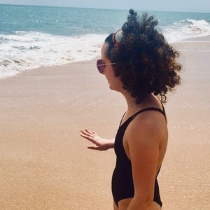 Meet your Posher, Carla